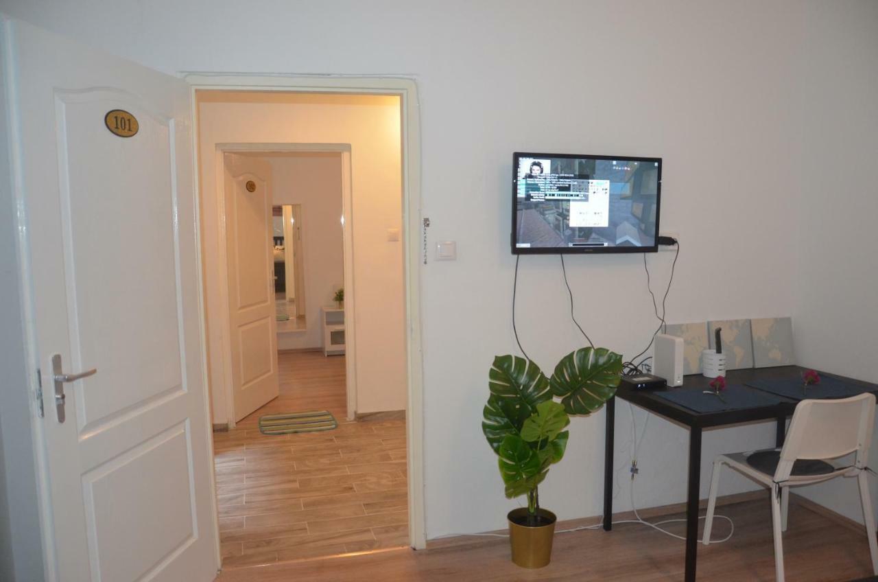 No. 11 Apartment With 2 Bathrooms Next To Railway Station Budapesta Exterior foto